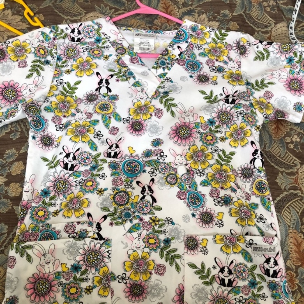 Easter holiday scrub top / scrubs !